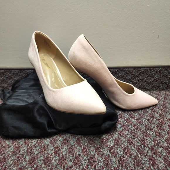 Light pink suede 3 inch pumps - Picture 1 of 4